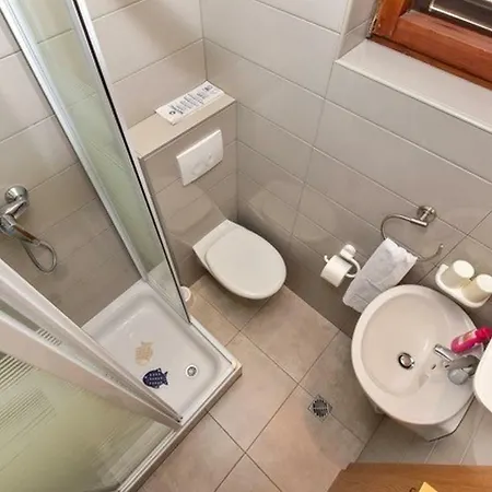 Gostinjska kuća Morena Baska Voda