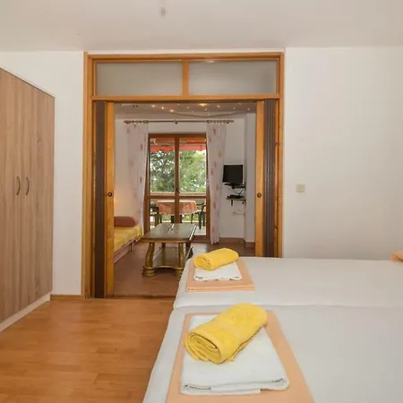 Gostinjska kuća Morena 2*