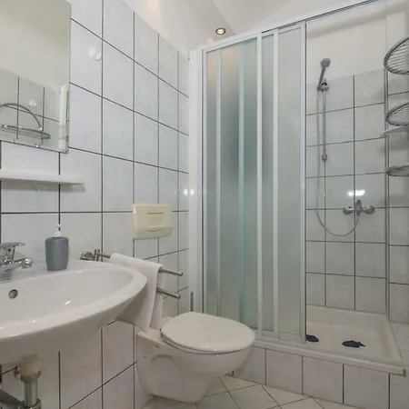 Gostinjska kuća Morena 2*