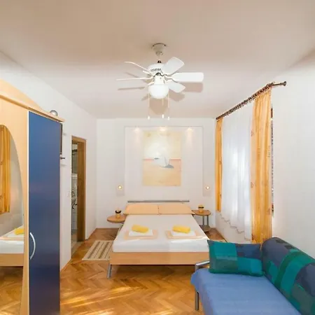Gostinjska kuća Morena 2*