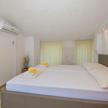 Morena Gostinjska kuća 2*